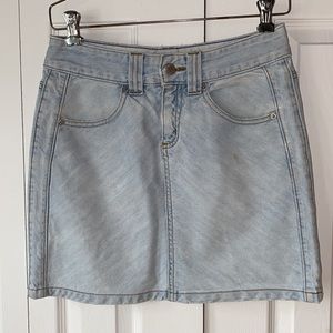 Banana Republic Light wash denim skirt  Sz 0